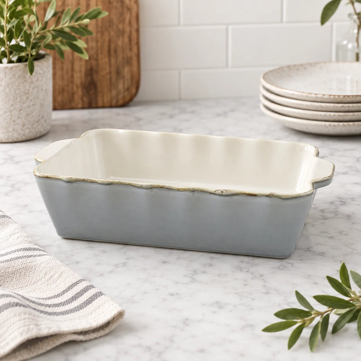 Yetoleyt Hearthline Medium Rectangular Baker - Gray