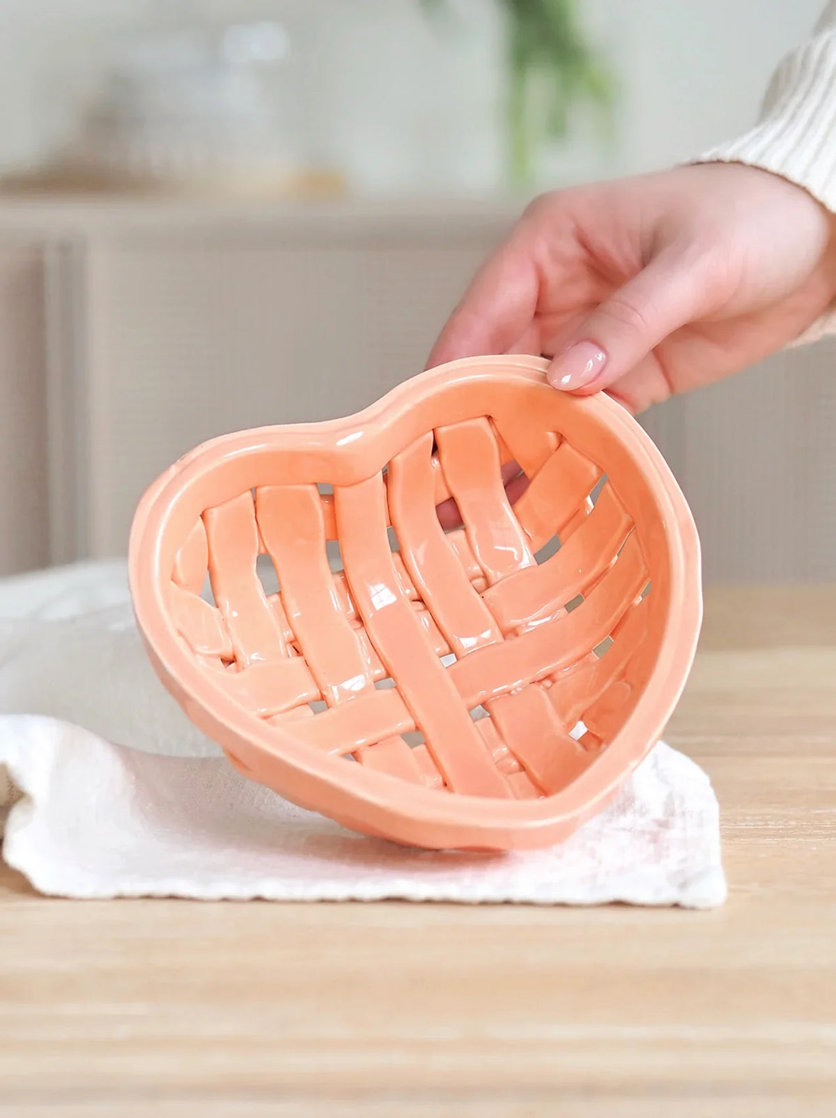 Yetoleyt Lovely Heart Basket