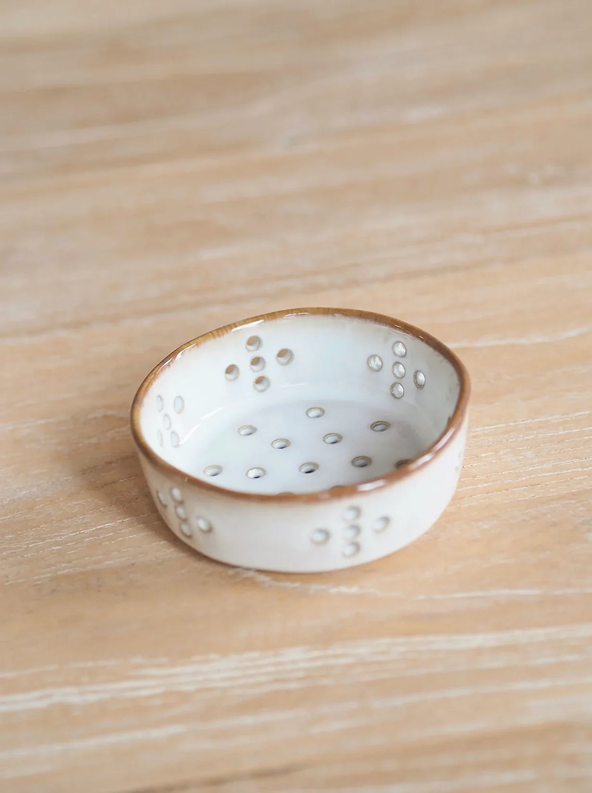 Yetoleyt Gia White Berry Bowl