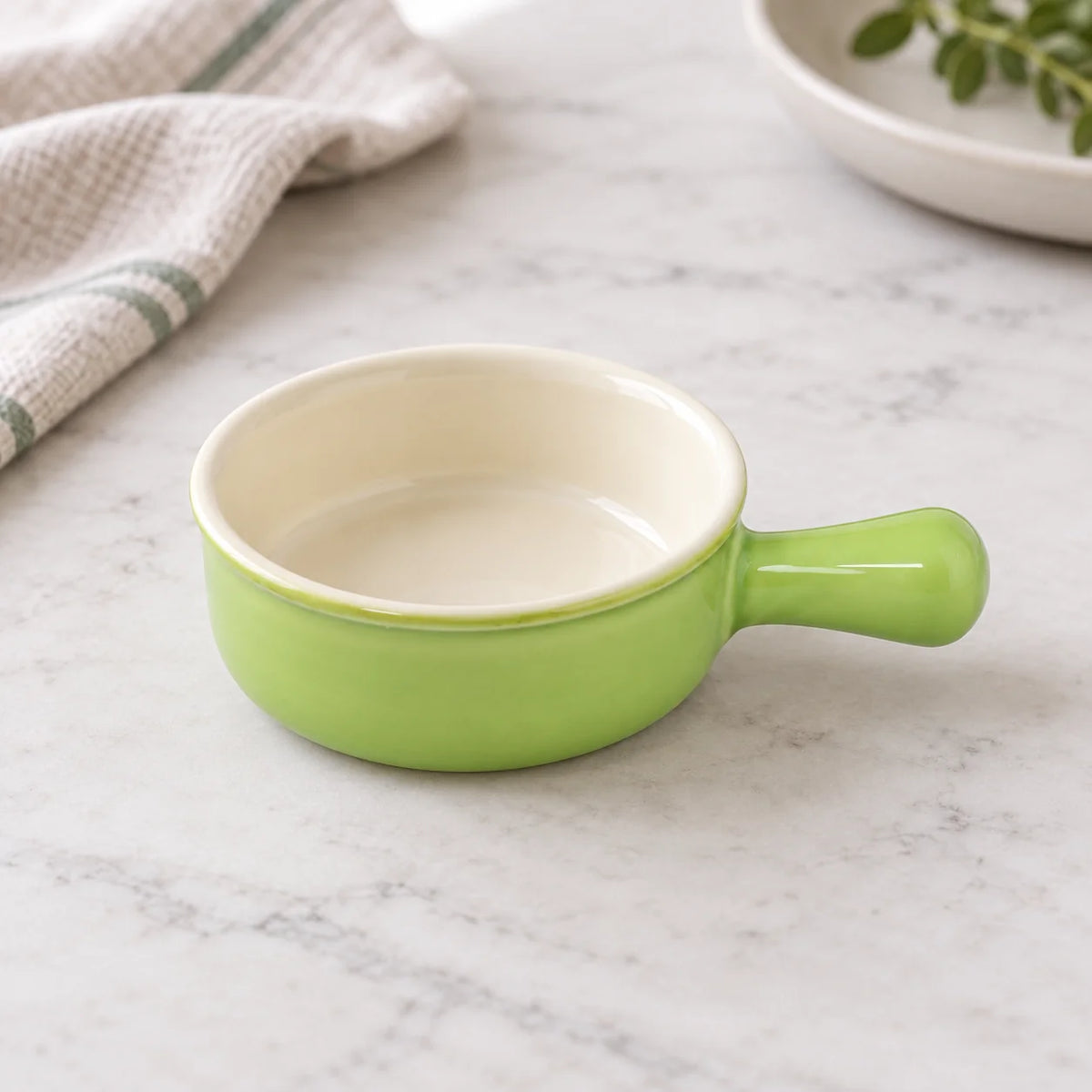 Yetoleyt Hearthline Small Round Baker with Handle - Green